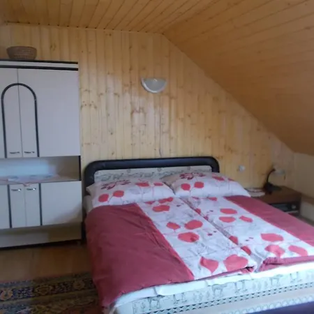 Fenyofa Vendeghaz * Orfű