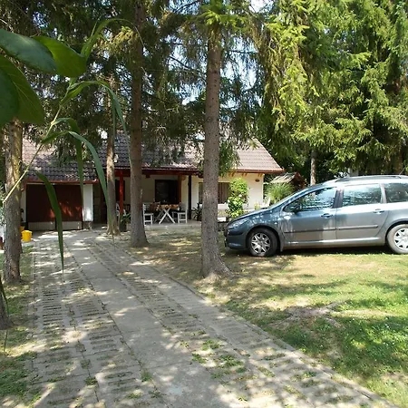 게스트하우스 Fenyofa Vendeghaz Orfű
